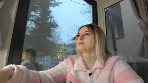 ella_vee online show from 01/06/26, 06:06