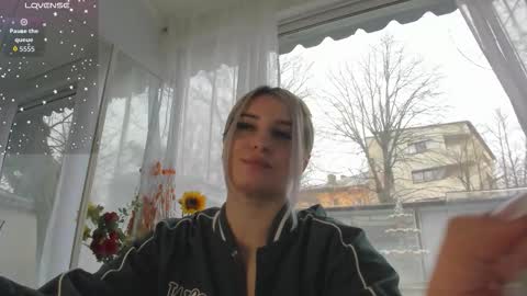 ella_vee online show from 03/20/26, 06:40