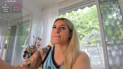 ella_vee online show from 06/01/26, 06:04