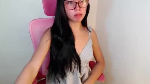 ella_walkerxxx online show from 05/02/26, 05:45