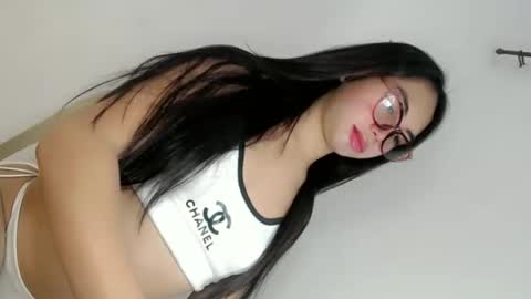 ella_walkerxxx online show from 05/07/26, 11:32