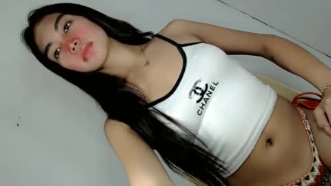 ella_walkerxxx online show from 06/17/26, 04:19