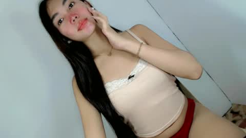 ella_walkerxxx online show from 06/19/26, 04:22