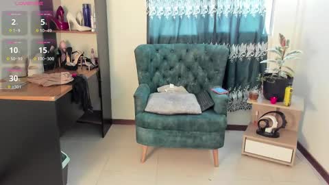 Snapshot of ellabaker chatting on 01/27/25, 10:16 ellabaker online show from 01/27/25, 10:16