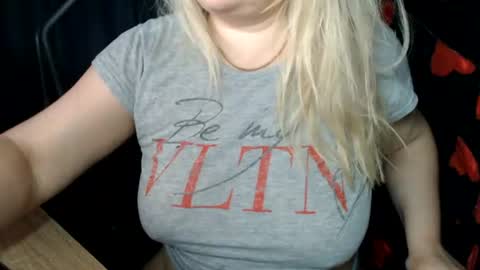 Snapshot of ellabella36dd chatting on 07/09/26, 10:03 IsaBella online show from 07/09/26, 10:03