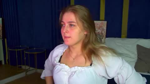 EllaBells online show from 05/05/26, 05:26