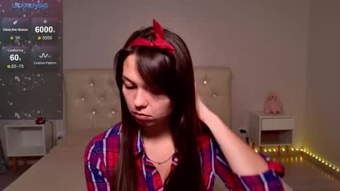 Snapshot of ellacanny chatting on 10/21/25, 05:52 ellacanny online show from 10/21/25, 05:52