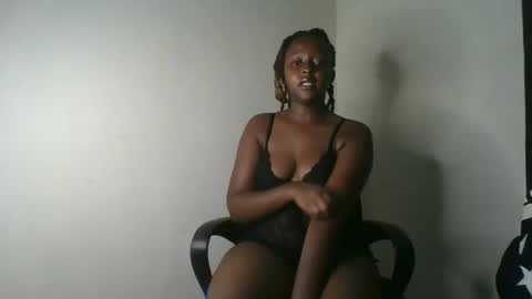 Snapshot of ellah_simone chatting on 05/04/26, 10:17 ellah-simone online show from 05/04/26, 10:17