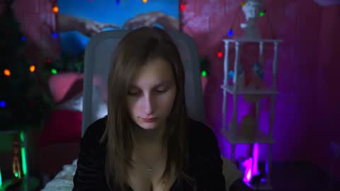 Ella online show from 01/03/25, 08:32