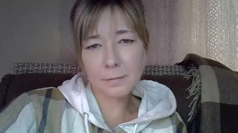 ellajohnsonx online show from 09/27/25, 10:20