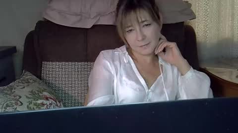 ellajohnsonx online show from 10/19/25, 12:06