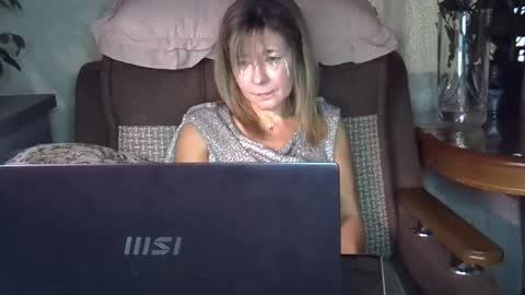 ellajohnsonx online show from 10/25/25, 11:51