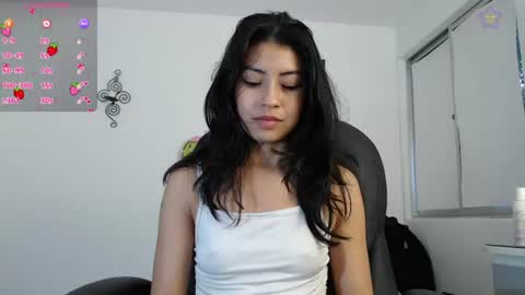 Snapshot of ellajonz chatting on 07/19/26, 10:57 Ella Amoneth online show from 07/19/26, 10:57