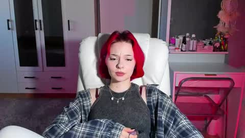 Snapshot of ellales chatting on 09/21/25, 07:54 ellales online show from 09/21/25, 07:54