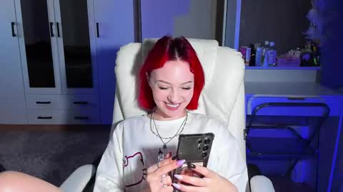 Snapshot of ellales chatting on 10/01/25, 08:42 ellales online show from 10/01/25, 08:42