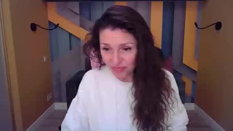 EllaLongs online show from 02/08/26, 12:30