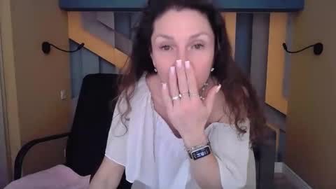 EllaLongs online show from 03/04/26, 12:33