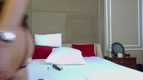 ellalux online show from 03/20/26, 05:12