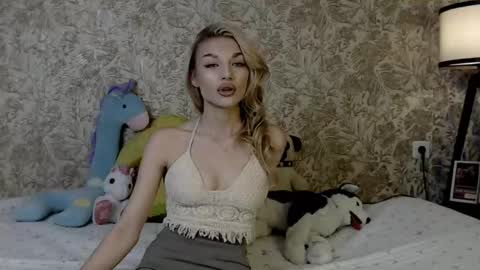 ellamilla online show from 11/23/25, 10:48