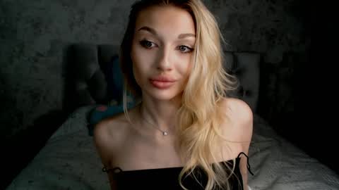 Snapshot of ellamilla chatting on 06/02/26, 03:36 ellamilla online show from 06/02/26, 03:36