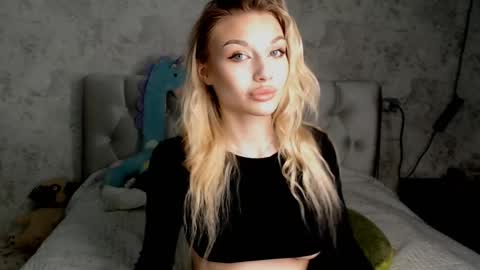Snapshot of ellamilla chatting on 06/09/26, 12:50 ellamilla online show from 06/09/26, 12:50