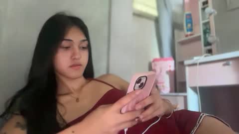 Snapshot of ellamiller69 chatting on 05/08/26, 02:06 ELLA online show from 05/08/26, 02:06