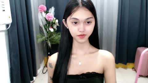 Snapshot of ellamiller69 chatting on 05/21/26, 03:30 ELLA online show from 05/21/26, 03:30