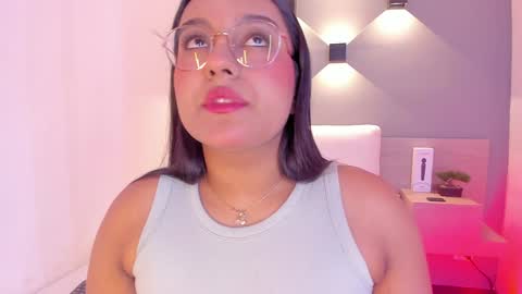 Snapshot of ellamontoya chatting on 01/29/25, 04:47 Ella online show from 01/29/25, 04:47
