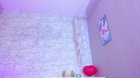 Snapshot of ellamontoya chatting on 02/25/25, 10:58 Ella online show from 02/25/25, 10:58