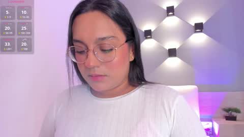 Snapshot of ellamontoya chatting on 03/11/25, 04:32 Ella online show from 03/11/25, 04:32