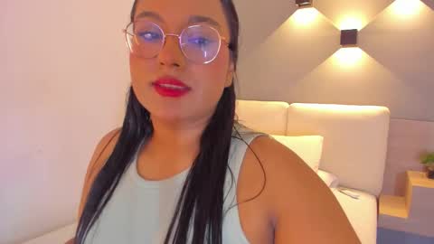 Snapshot of ellamontoya chatting on 10/13/25, 12:49 Ella online show from 10/13/25, 12:49