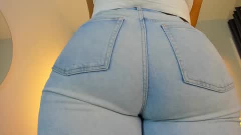 Ella online show from 11/13/25, 10:36