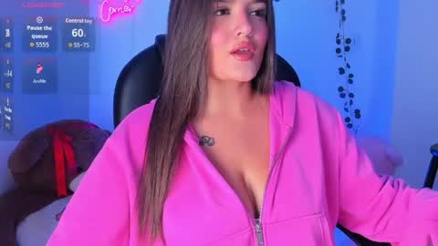 Snapshot of ellarosee_ chatting on 04/04/26, 06:49 ellarosee_ online show from 04/04/26, 06:49