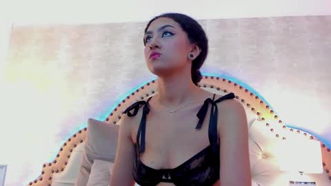 Ella Sanders online show from 04/18/26, 07:07