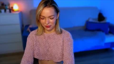 Ella online show from 11/12/25, 05:41