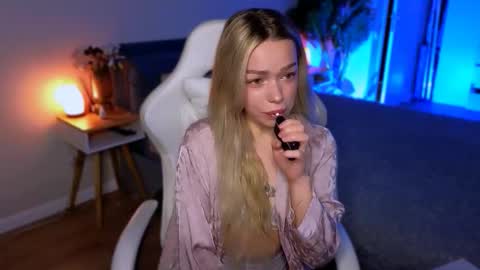 Ella online show from 02/17/26, 05:26