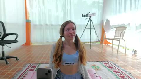 Snapshot of ellcrys chatting on 05/13/26, 02:53 im Elsa lets go Subscribe to my OF and Youtube -35 online show from 05/13/26, 02:53