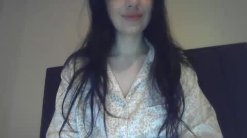 elle010843 online show from 11/11/25, 09:20