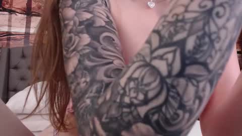 Elle online show from 09/22/25, 03:41