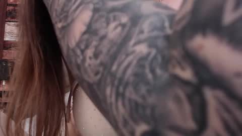 Elle online show from 09/23/25, 03:53