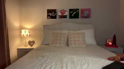 Ellebby7 online show from 12/17/24, 04:01