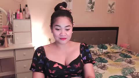 Snapshot of elleelle123 chatting on 12/11/24, 03:26 Ann online show from 12/11/24, 03:26