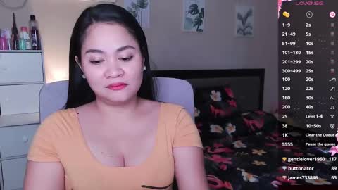 Snapshot of elleelle123 chatting on 12/16/24, 04:55 Ann online show from 12/16/24, 04:55