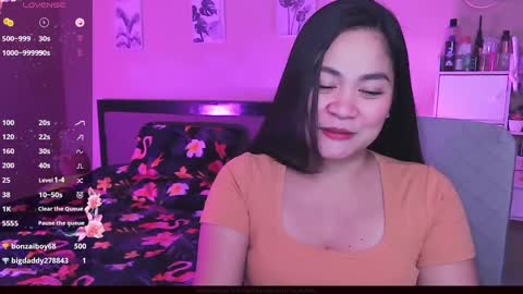 Snapshot of elleelle123 chatting on 12/21/24, 01:04 Ann online show from 12/21/24, 01:04