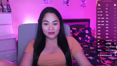 Snapshot of elleelle123 chatting on 12/23/24, 05:06 Ann online show from 12/23/24, 05:06