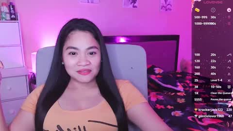 Snapshot of elleelle123 chatting on 12/29/24, 04:48 Ann online show from 12/29/24, 04:48