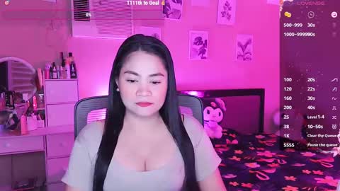 Snapshot of elleelle123 chatting on 02/21/25, 02:17 Ann online show from 02/21/25, 02:17