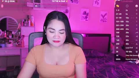 Snapshot of elleelle123 chatting on 02/25/25, 02:36 Ann online show from 02/25/25, 02:36