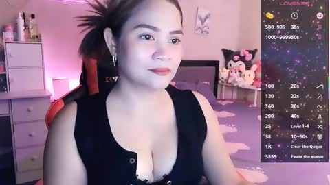 Snapshot of elleelle123 chatting on 05/26/26, 01:45 Ann online show from 05/26/26, 01:45
