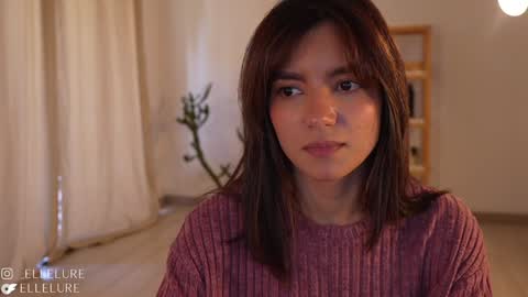 Snapshot of ellelure_ chatting on 01/30/25, 07:59 Linda Restrepo online show from 01/30/25, 07:59